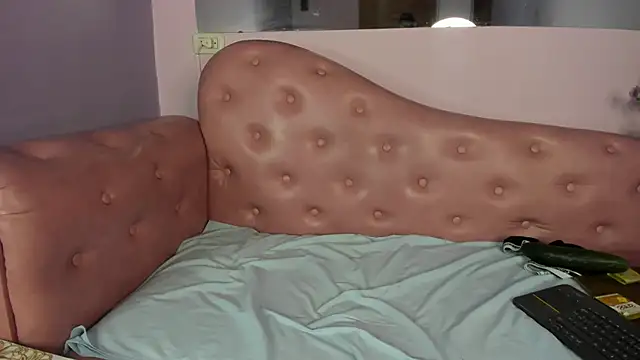 Emiliano Reyes online show from 11-07-25, 04:12