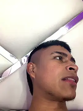 Emiliano Reyes online show from 11-23-25, 06:57