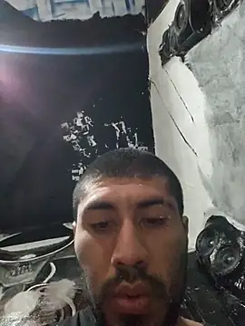 Snapshot of vergueo3 chatting on 11-12-25, 10:20 vergueo3 online show from 11-12-25, 10:20