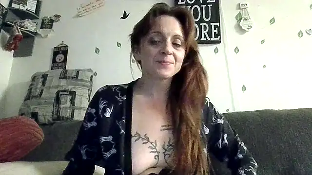 LoveLibz169 online show from 10-27-25, 03:54