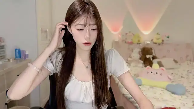 Onecutelittle online show from 11-10-25, 01:37