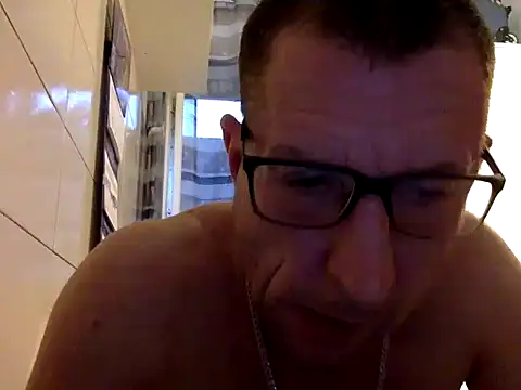 Snapshot of Filip_76 chatting on 08-08-26, 06:32 Filip 76 online show from 08-08-26, 06:32