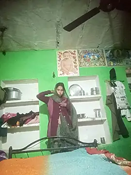 Snapshot of NEXIQRAN chatting on 11-28-25, 03:31 NEXIQRAN online show from 11-28-25, 03:31