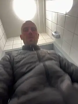 Rotteei1 online show from 10-31-25, 10:05