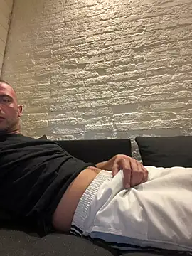 Snapshot of Rotteei1 chatting on 06-26-26, 01:26 Rotteei1 online show from 06-26-26, 01:26
