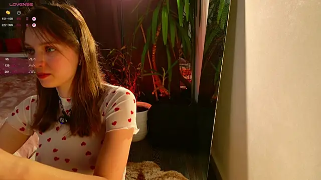 Snapshot of your_lunalike chatting on 11-12-25, 06:41 your lunalike online show from 11-12-25, 06:41