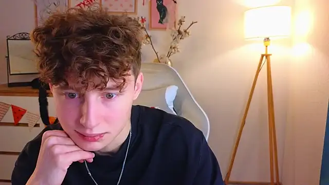 crisp1n online show from 11-11-25, 03:01