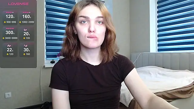 EmiliaRhodes online show from 10-28-25, 02:09