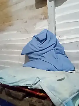 Snapshot of Estebanbigcock23 chatting on 10-31-25, 09:38 Estebanbigcock23 online show from 10-31-25, 09:38