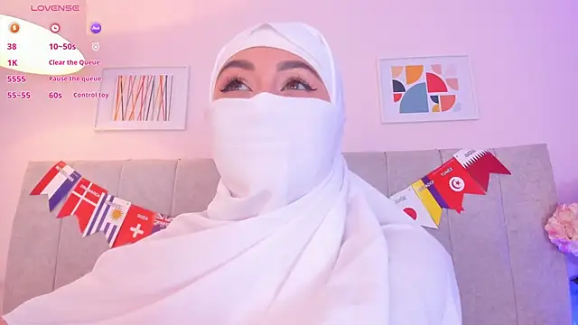 Snapshot of fatiima_ chatting on 07-16-26, 07:09 fatiima online show from 07-16-26, 07:09