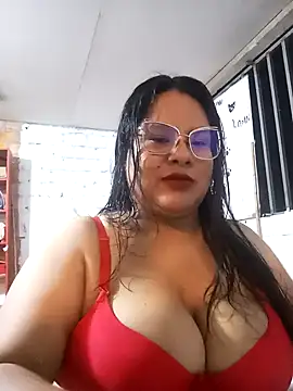 Snapshot of celeste122595 chatting on 11-24-25, 03:06 celeste122595 online show from 11-24-25, 03:06