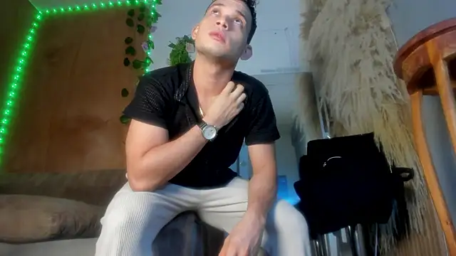 Snapshot of Jax_Thunder chatting on 02-14-26, 01:41 Jax Thunder online show from 02-14-26, 01:41