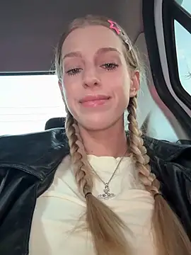 kira mia online show from 03-17-26, 03:37