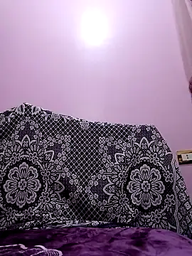 Snapshot of SandyAmr chatting on 10-28-25, 07:23 SandyAmr online show from 10-28-25, 07:23