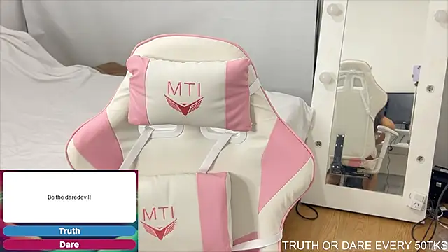 julia mendes online show from 11-21-25, 03:38