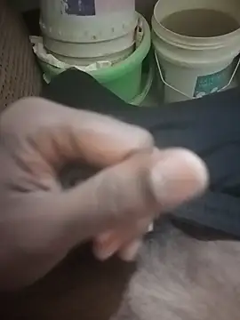 Snapshot of HeatableRevan chatting on 02-23-26, 01:25 HeatableRevan online show from 02-23-26, 01:25