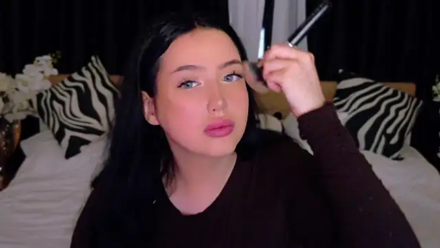 Felicia Herceg online show from 11-23-25, 06:19