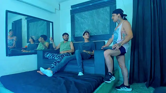 Snapshot of _AlecLawrence chatting on 12-16-25, 12:43 AlecLawrence online show from 12-16-25, 12:43