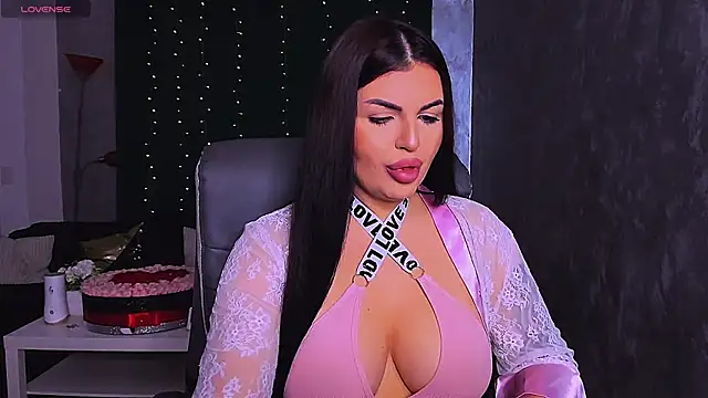 RheaLynn online show from 11-24-25, 10:09