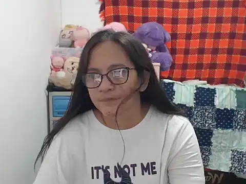 Kinkybela2025 online show from 10-31-25, 03:57