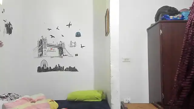 YAILIN 04 online show from 12-18-25, 05:08