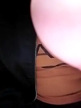 Snapshot of Minmin688 chatting on 10-31-25, 10:27 Minmin688 online show from 10-31-25, 10:27