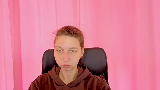 CuteEllii online show from 10-23-25, 09:19