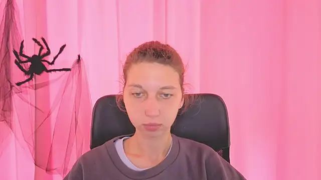 CuteEllii online show from 10-28-25, 10:52