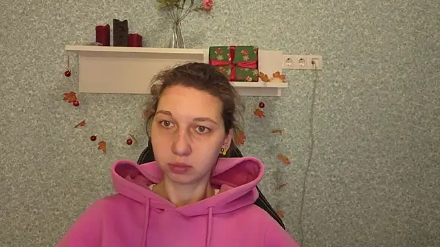 CuteEllii online show from 12-17-25, 05:13