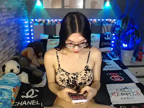 HotNathalie6900 online show from 04-10-26, 12:43