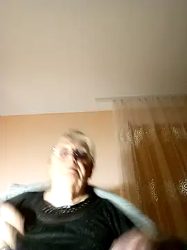 AmyLove353 online show from 11-11-25, 09:15