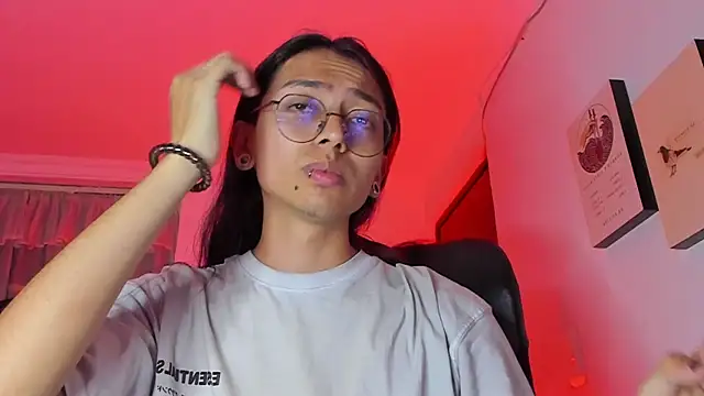  Astrea  online show from 04-19-26, 02:33