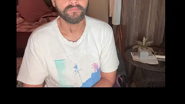 Snapshot of MakeMeAwareAah chatting on 04-10-26, 03:28 MakeMeAwareAah online show from 04-10-26, 03:28