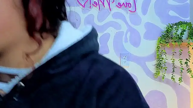 Snapshot of mia_scarlett7 chatting on 06-12-26, 12:37 mia scarlett7 online show from 06-12-26, 12:37