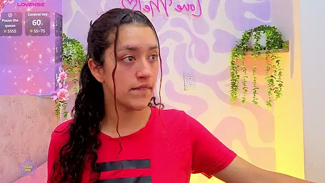 Snapshot of mia_scarlett7 chatting on 07-02-26, 01:06 mia scarlett7 online show from 07-02-26, 01:06