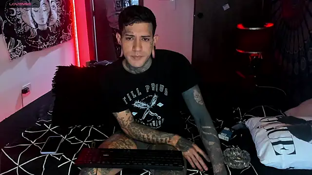 cleoo jhonny online show from 11-20-25, 06:57