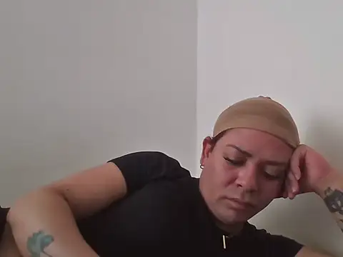 Eimy2025 online show from 10-22-25, 01:11