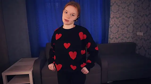 KarlynGow online show from 11-20-25, 06:35