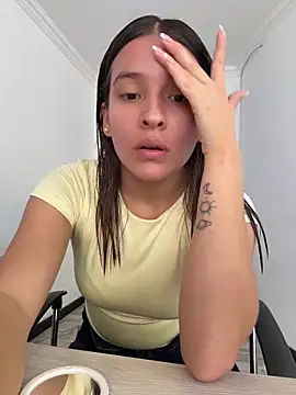 Snapshot of Talia_Bonet chatting on 06-14-26, 04:53 Talia Bonet online show from 06-14-26, 04:53