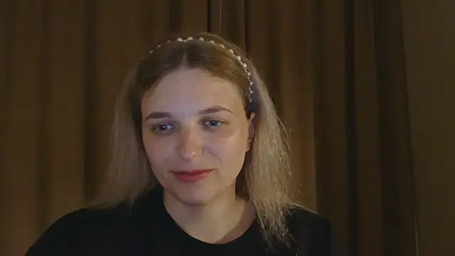 Snapshot of ElisSky301 chatting on 05-10-26, 08:14 ElisSky301 online show from 05-10-26, 08:14