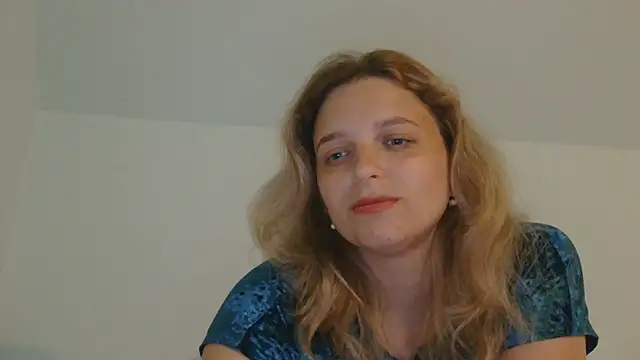 Snapshot of ElisSky301 chatting on 05-30-26, 08:39 ElisSky301 online show from 05-30-26, 08:39