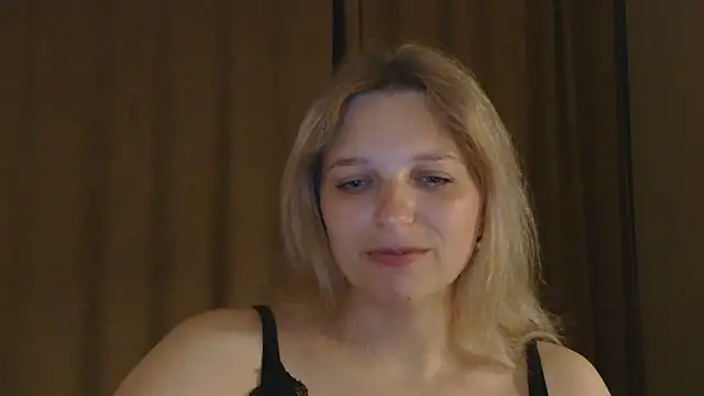 Snapshot of ElisSky301 chatting on 06-05-26, 09:42 ElisSky301 online show from 06-05-26, 09:42