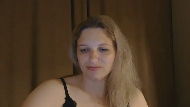 Snapshot of ElisSky301 chatting on 06-06-26, 08:24 ElisSky301 online show from 06-06-26, 08:24