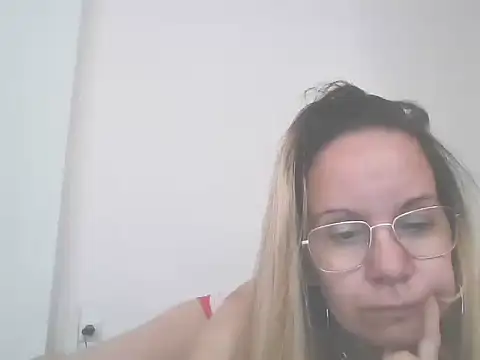 Snapshot of barbara896 chatting on 11-11-25, 07:41 barbara896 online show from 11-11-25, 07:41