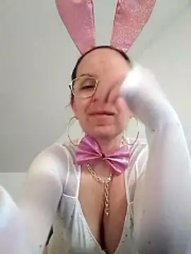 Snapshot of barbara896 chatting on 01-19-26, 07:56 barbara896 online show from 01-19-26, 07:56