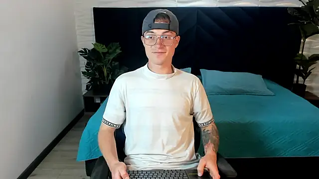 Lil James online show from 02-04-26, 08:03