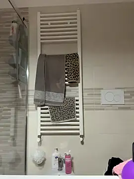 gatitalocahot online show from 12-22-25, 09:12