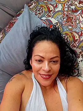 Snapshot of viviana-sexi chatting on 05-25-26, 01:28 viviana-sexi online show from 05-25-26, 01:28