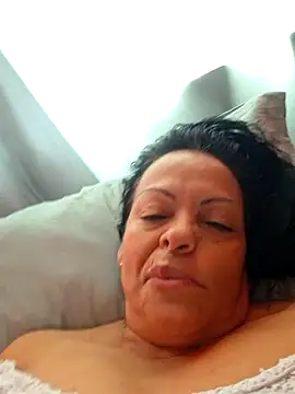 Snapshot of viviana-sexi chatting on 05-31-26, 12:01 viviana-sexi online show from 05-31-26, 12:01