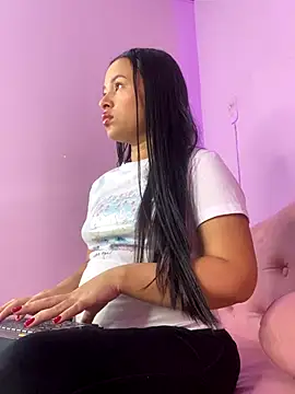 PaulaCruz01 online show from 10-29-25, 02:36